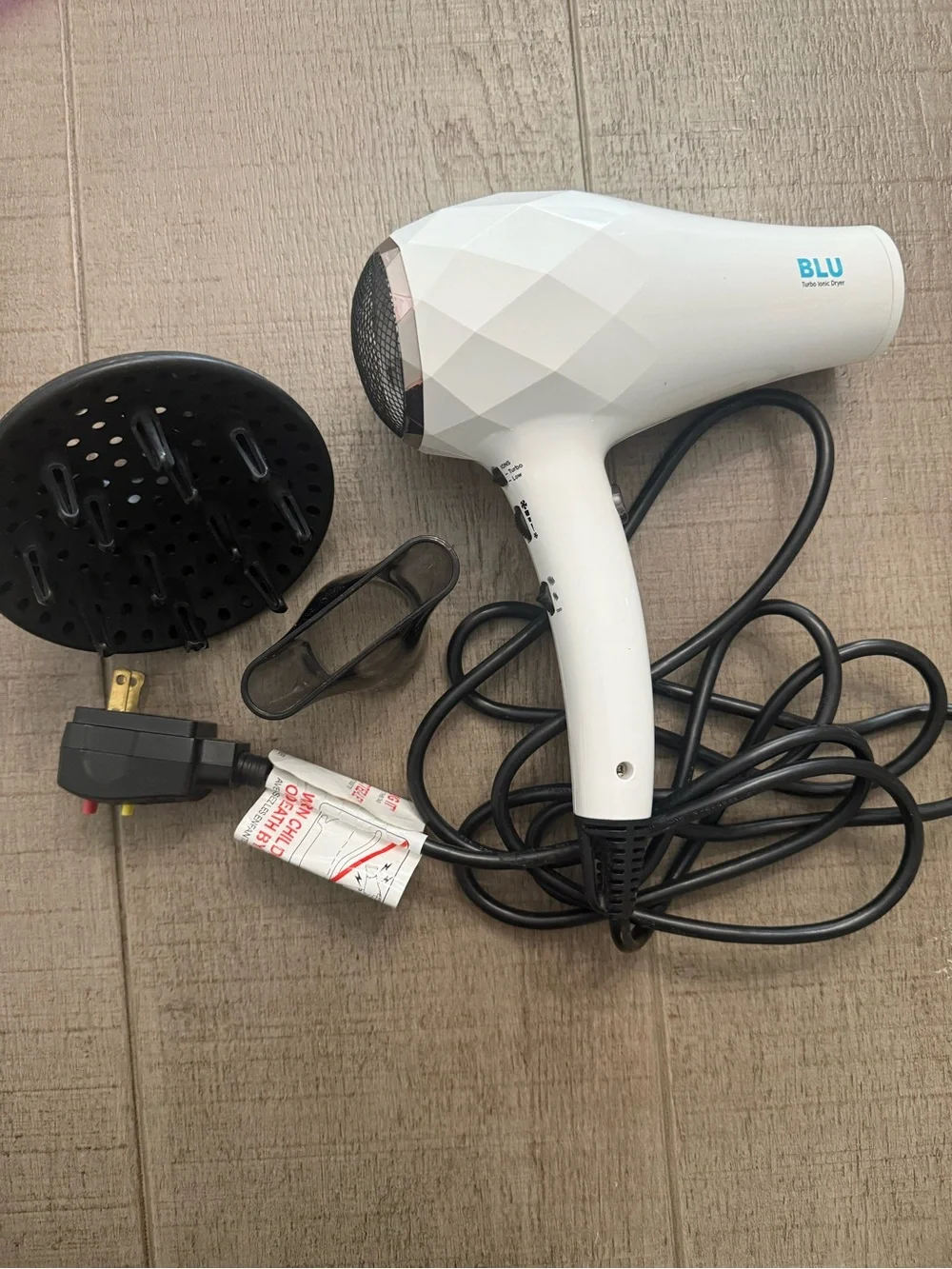 InStyler White Compact Hair Dryer with Diffuser and Concentrator